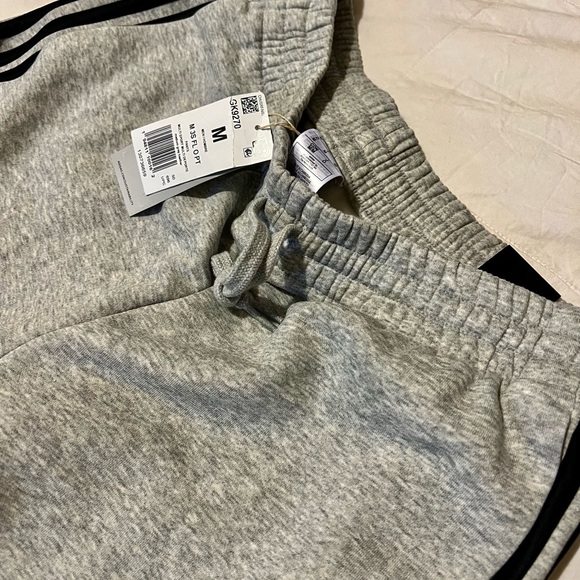 Men's Adidas Essentials Fleece Pants (Gray) - Picture 4 of 5